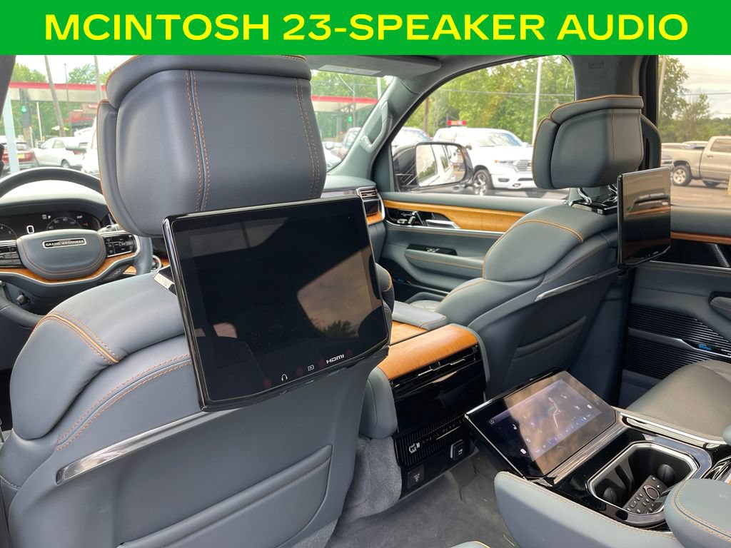 Used 2024 Jeep Grand Wagoneer Series III w/ Rear Seat Video Group 1 AWD/4WD image 17