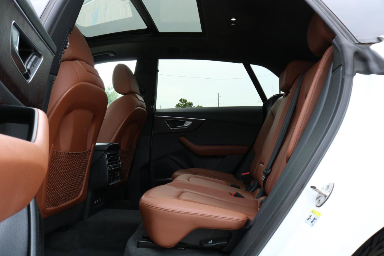 Used 2019 Audi Q8 Premium Plus w/ Premium Plus AWD/4WD image 44