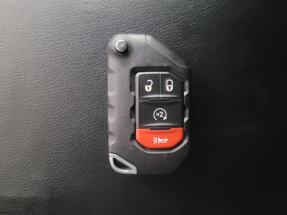 Used 2018 Jeep Wrangler Unlimited Sport S AWD/4WD image 32