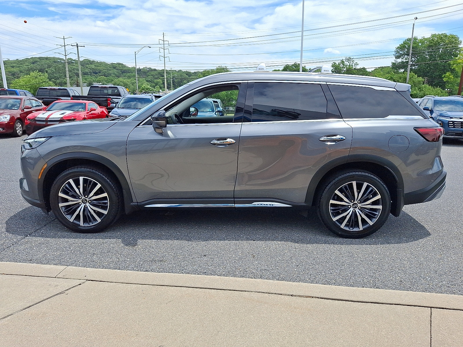 Used 2022 INFINITI QX60 Sensory w/ Cargo Package AWD/4WD image 4