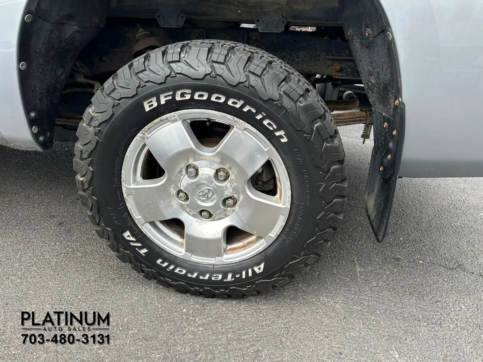 Used 2011 Toyota Tundra 4x4 Double Cab w/ TRD Off-Road Pkg image 23
