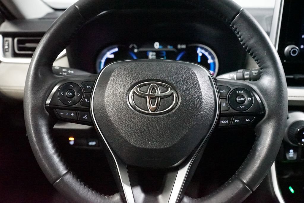Used 2024 Toyota RAV4 XLE w/ Convenience Package image 12
