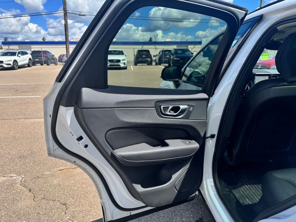 Used 2024 Volvo XC60 B5 Plus w/ Protection Package Premier AWD/4WD image 15