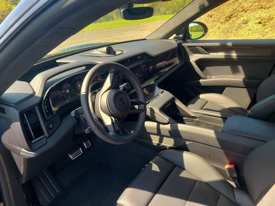New 2026 Porsche Cayenne Turbo Electric AWD/4WD image 12