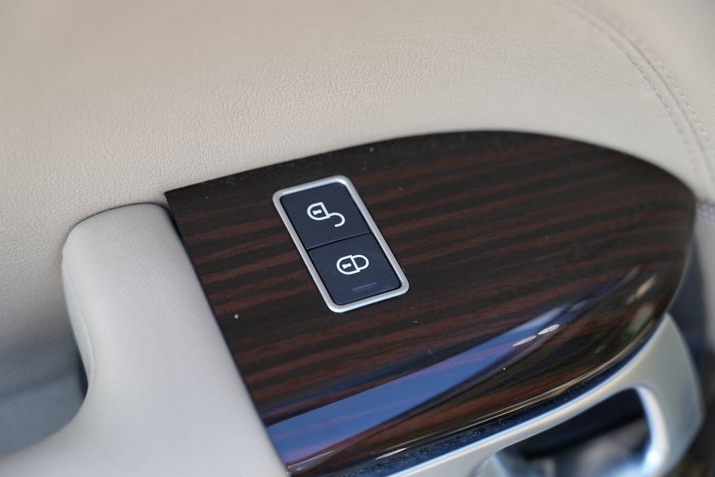 Used 2017 Land Rover Range Rover Supercharged image 34