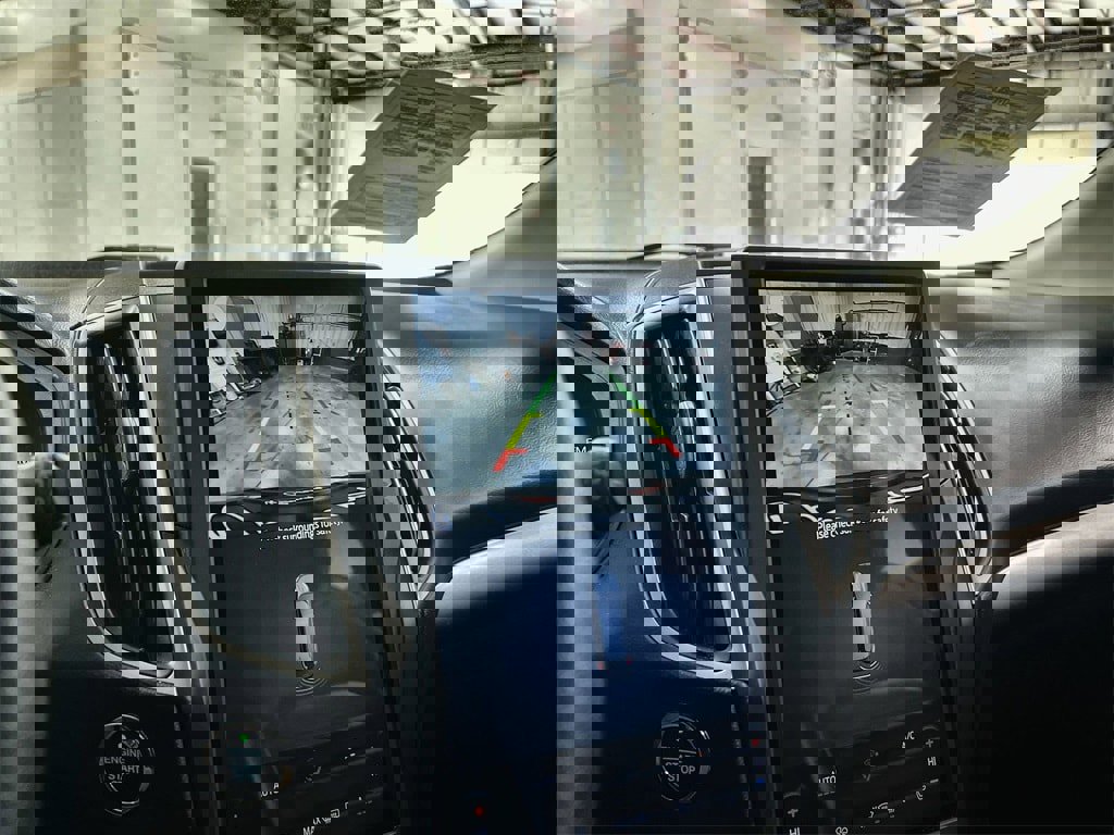 Used 2024 Ford Edge SEL image 33