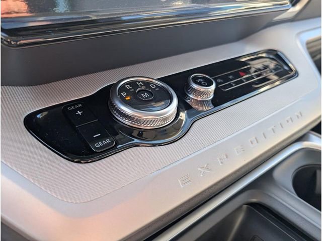New 2025 Ford Expedition Active image 23