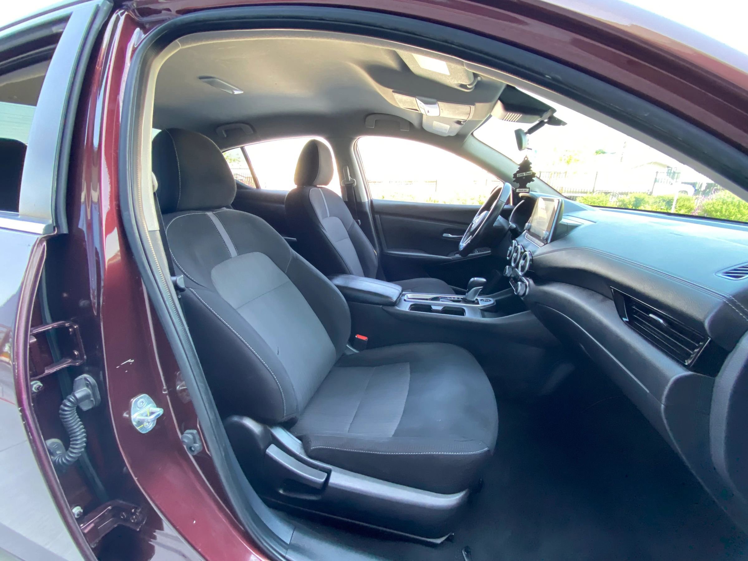 Used 2022 Nissan Sentra SV FWD image 21