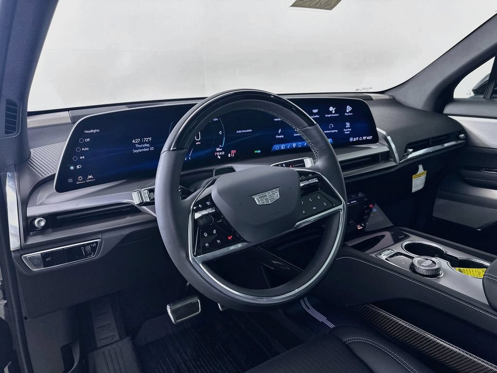 New 2026 Cadillac Vistiq Luxury w/ LPO, Floor Liner Package AWD/4WD image 9