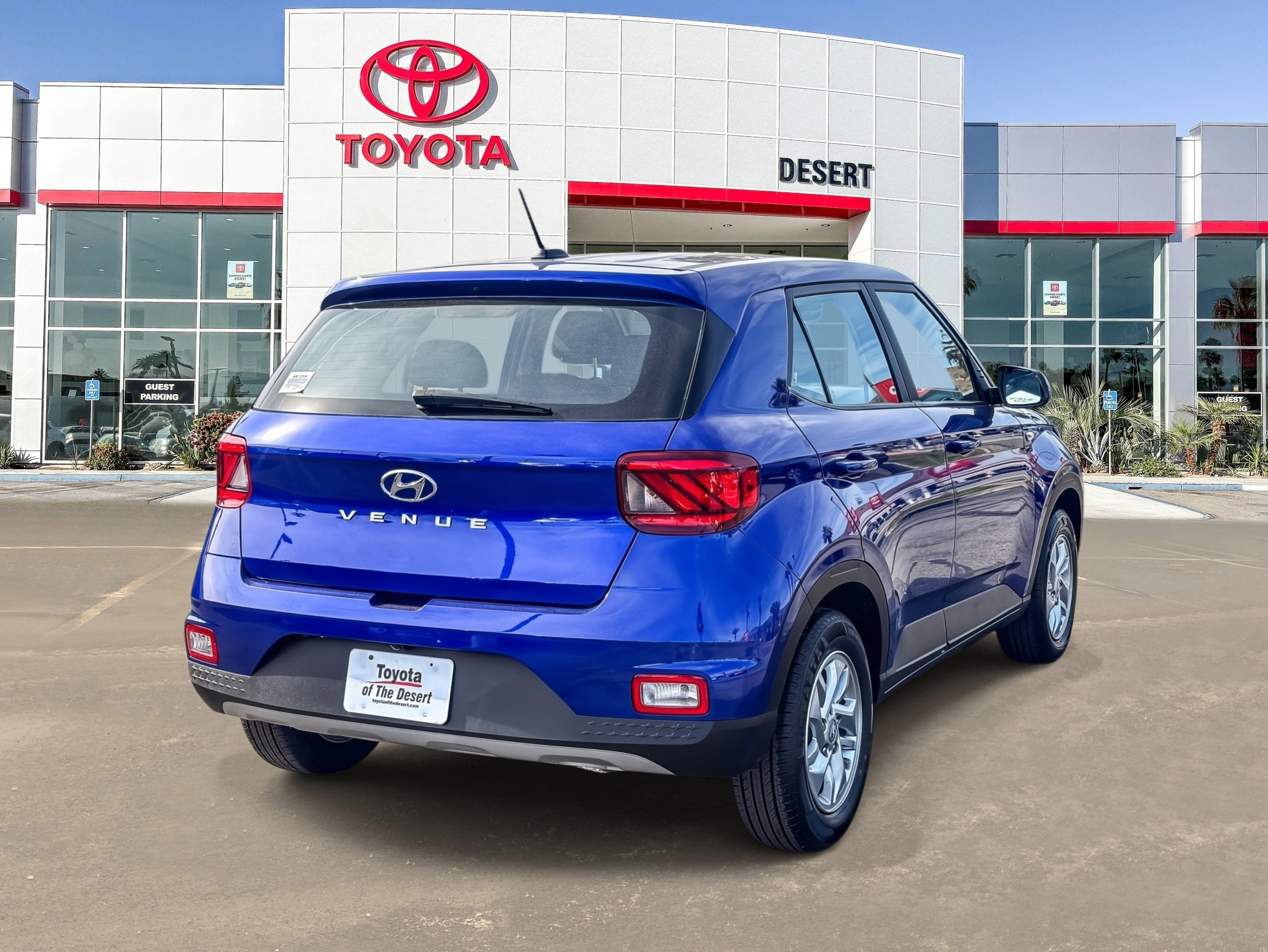 Used 2024 Hyundai Venue SE FWD image 7