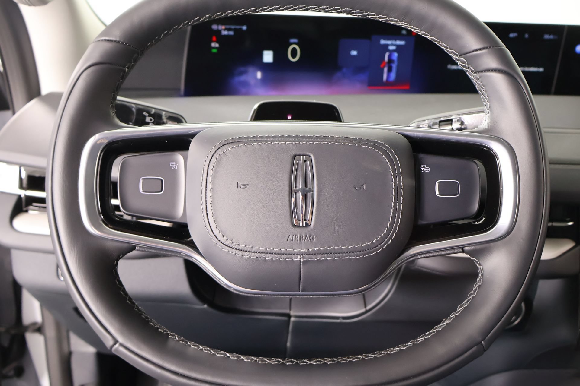 New 2026 Lincoln Navigator Premiere AWD/4WD image 3
