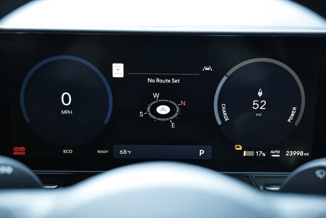 Used 2024 Hyundai Kona SEL FWD image 30