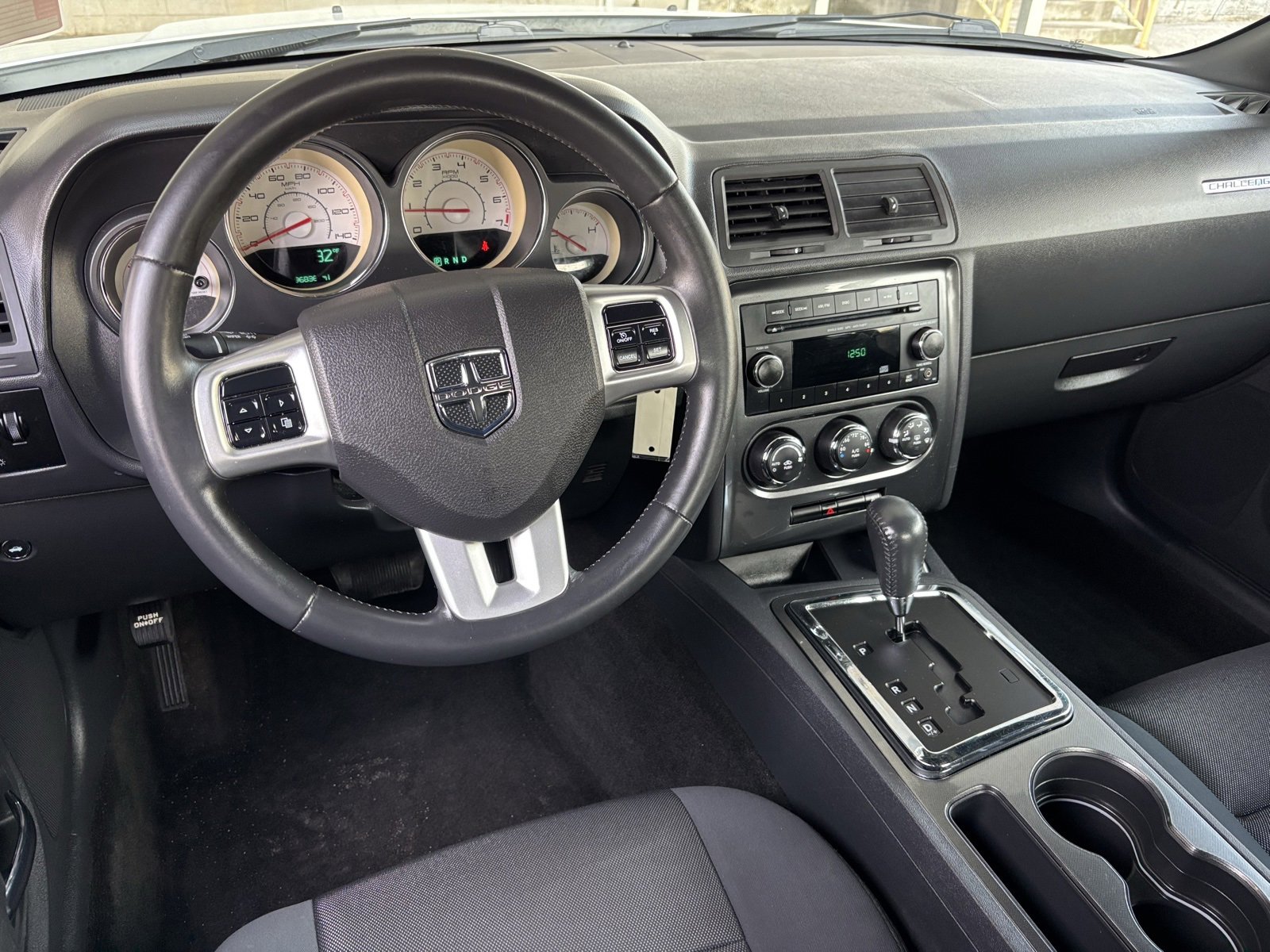 Used 2012 Dodge Challenger SXT image 3