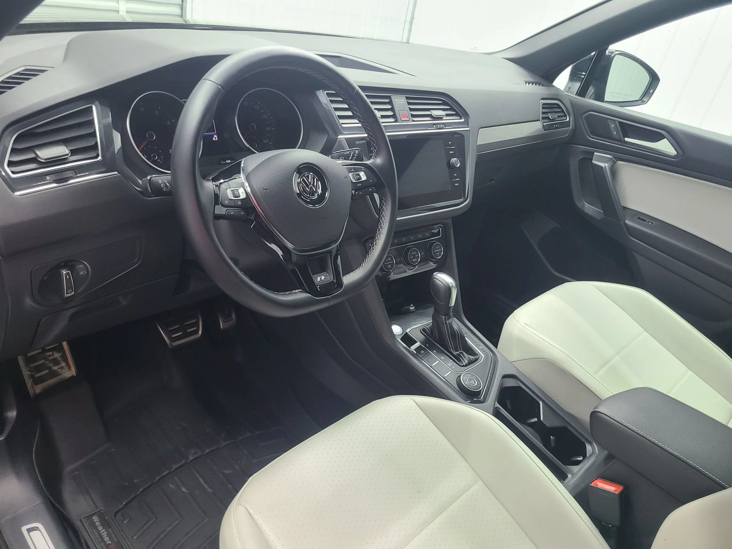 Used 2021 Volkswagen Tiguan SE R-Line AWD/4WD image 24