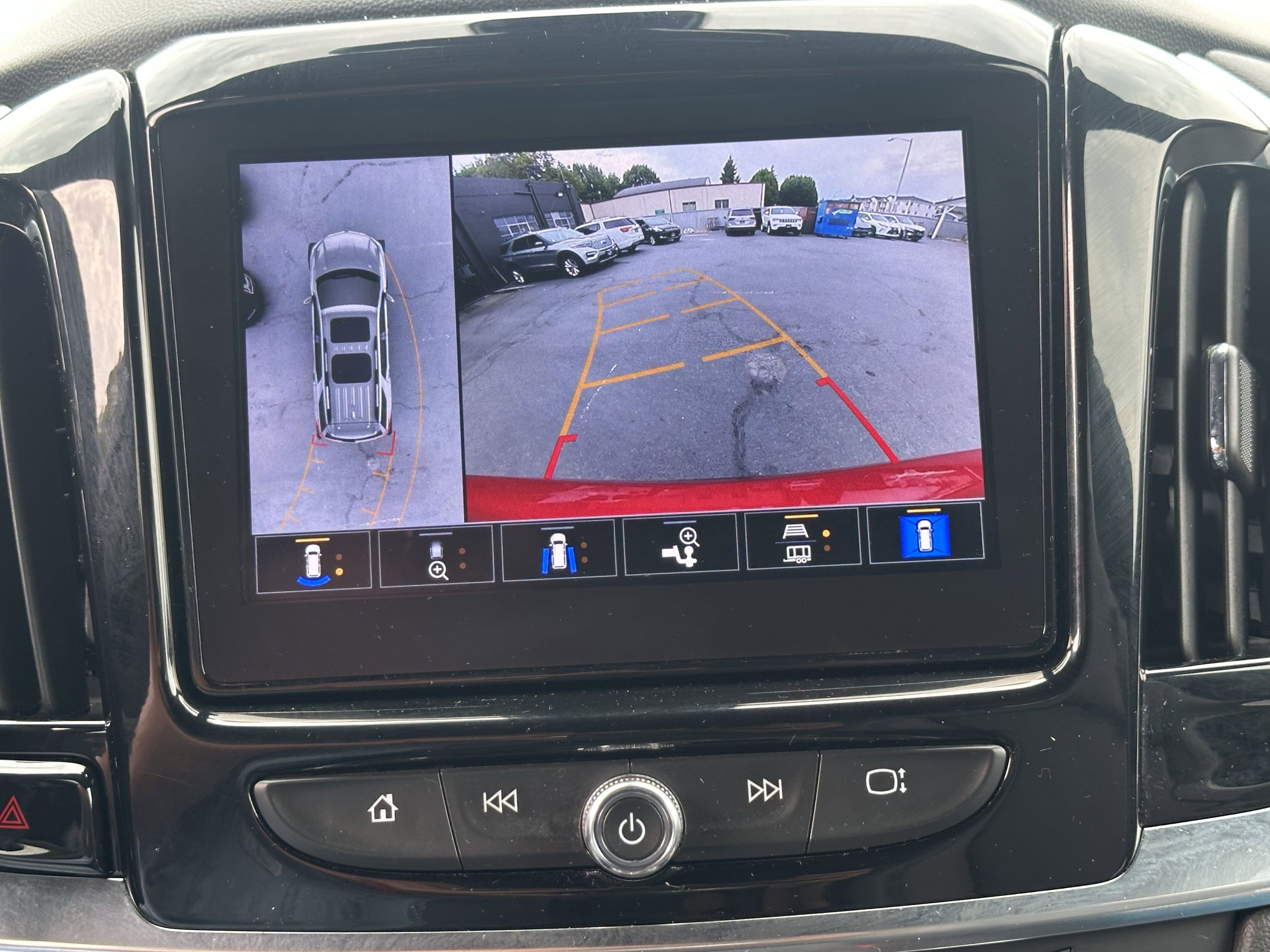 Used 2023 Chevrolet Traverse RS image 35