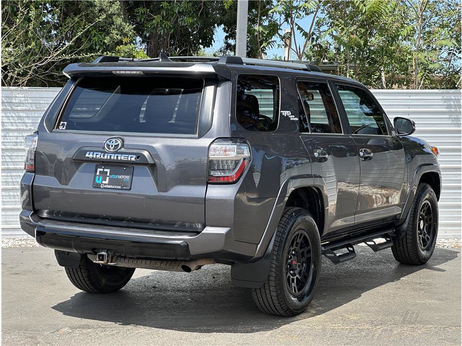Used 2018 Toyota 4Runner TRD Off-Road Premium AWD/4WD image 10
