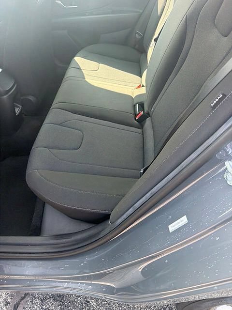 Certified 2026 Hyundai Elantra SE FWD image 11