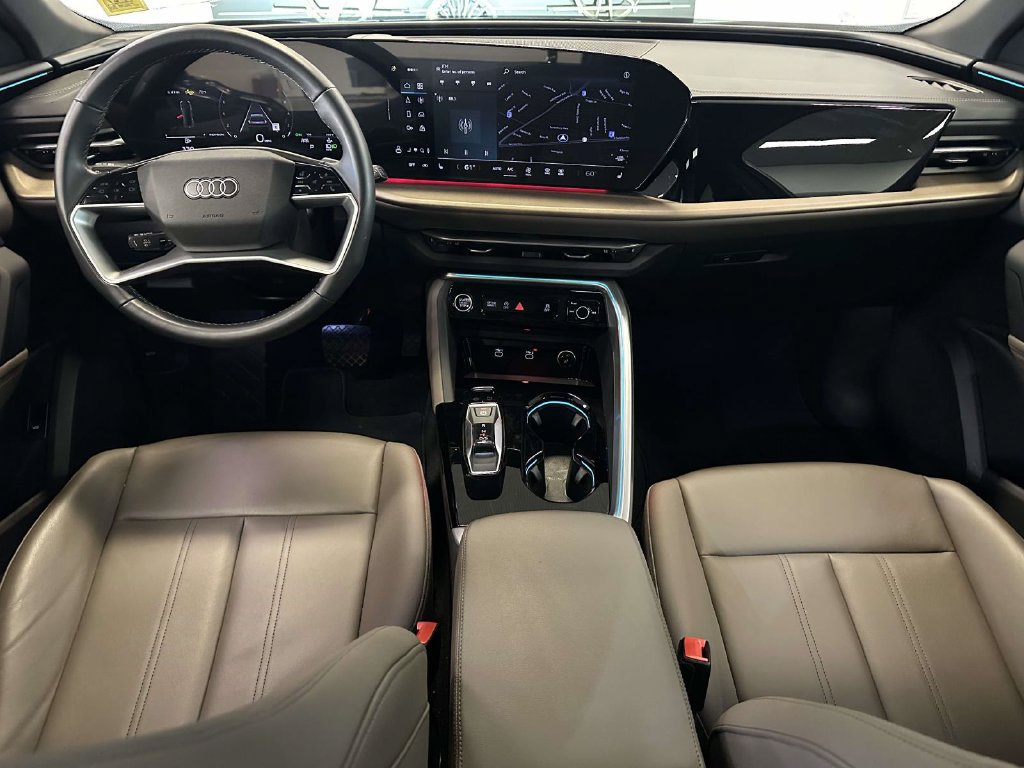 Used 2025 Audi Q5 Premium Plus w/ Premium Plus AWD/4WD image 15