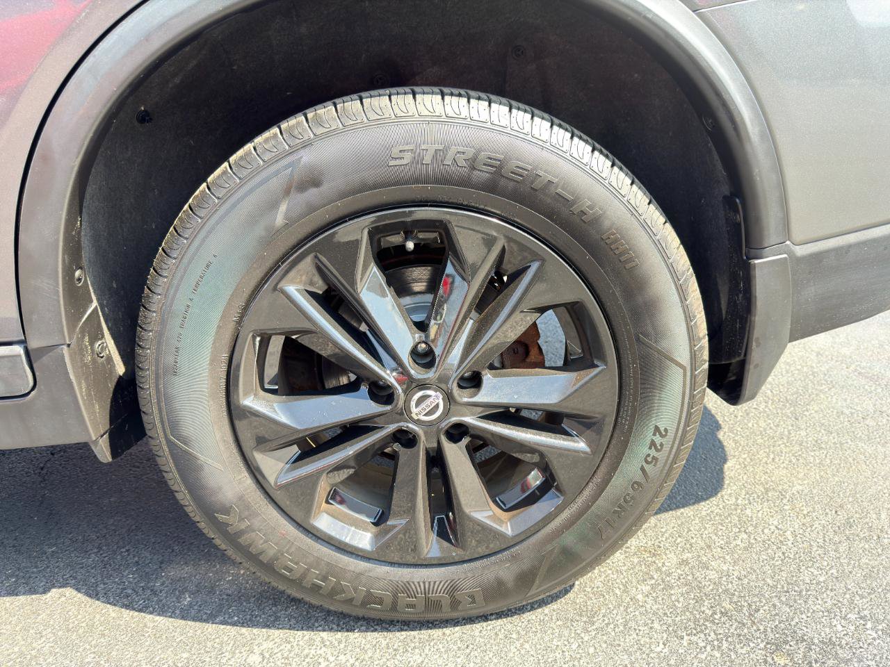 Used 2018 Nissan Rogue S w/ S Value Package image 12