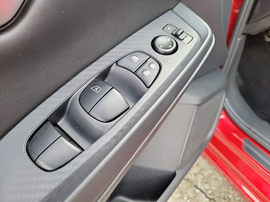 Used 2025 Nissan Sentra SV image 17