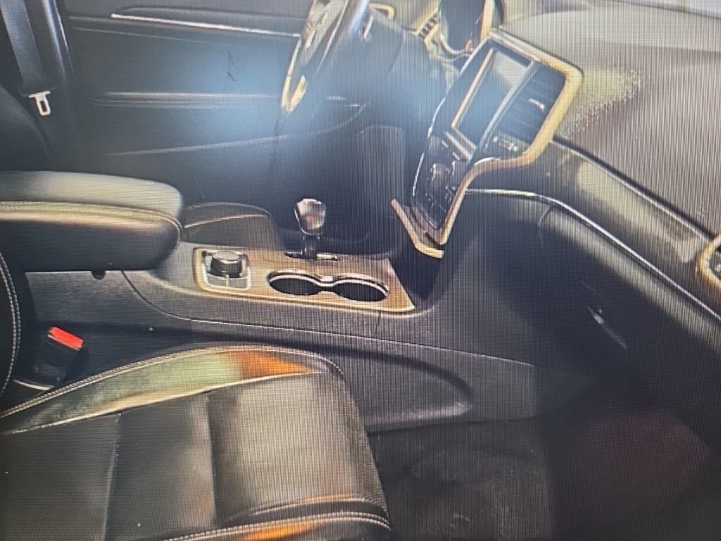 Used 2015 Jeep Grand Cherokee Limited w/ Luxury Group II image 10