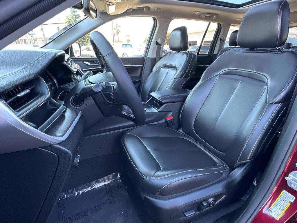 Used 2023 Jeep Grand Cherokee 4WD 4xe image 8