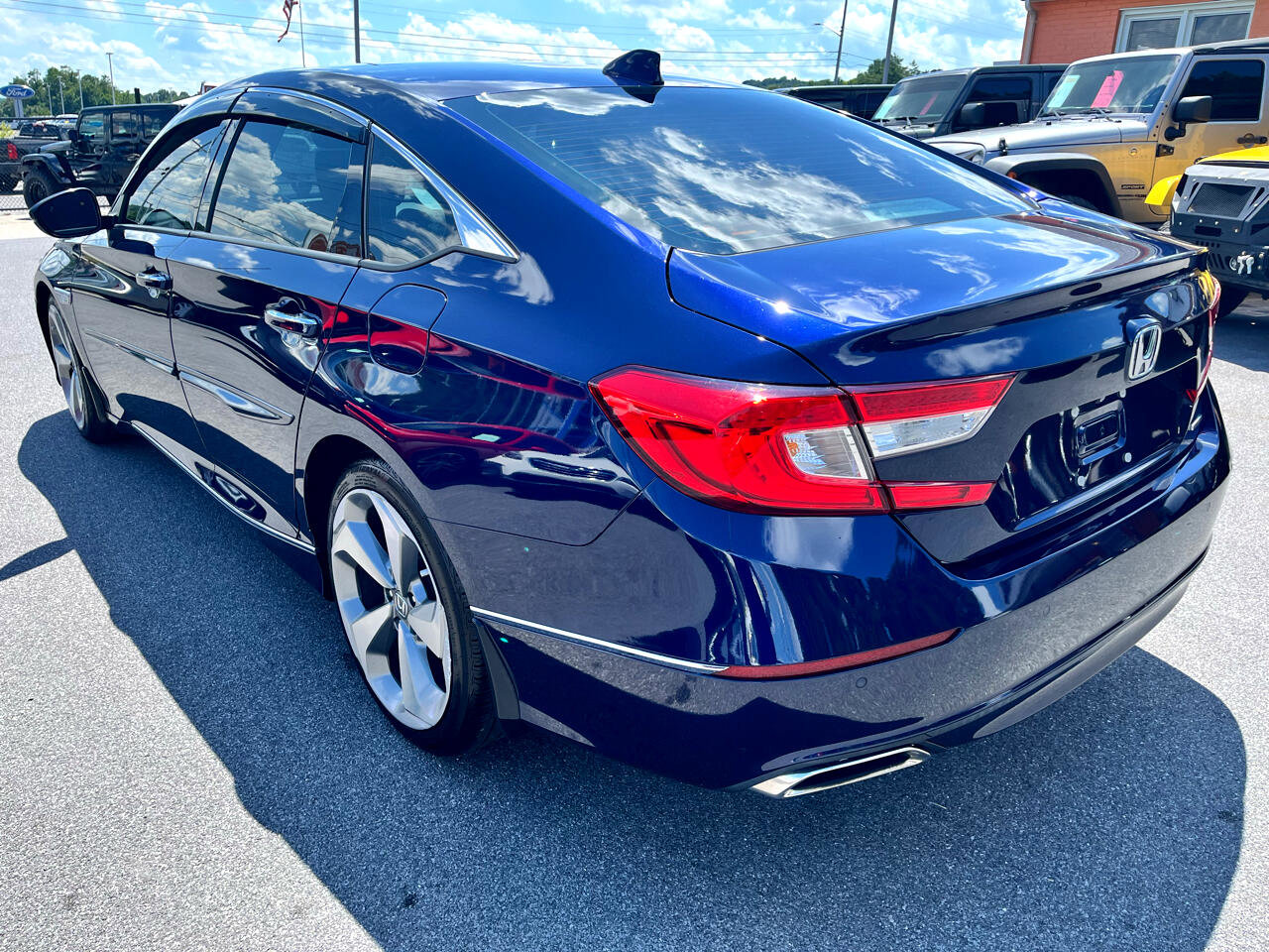 Used 2018 Honda Accord Touring image 7