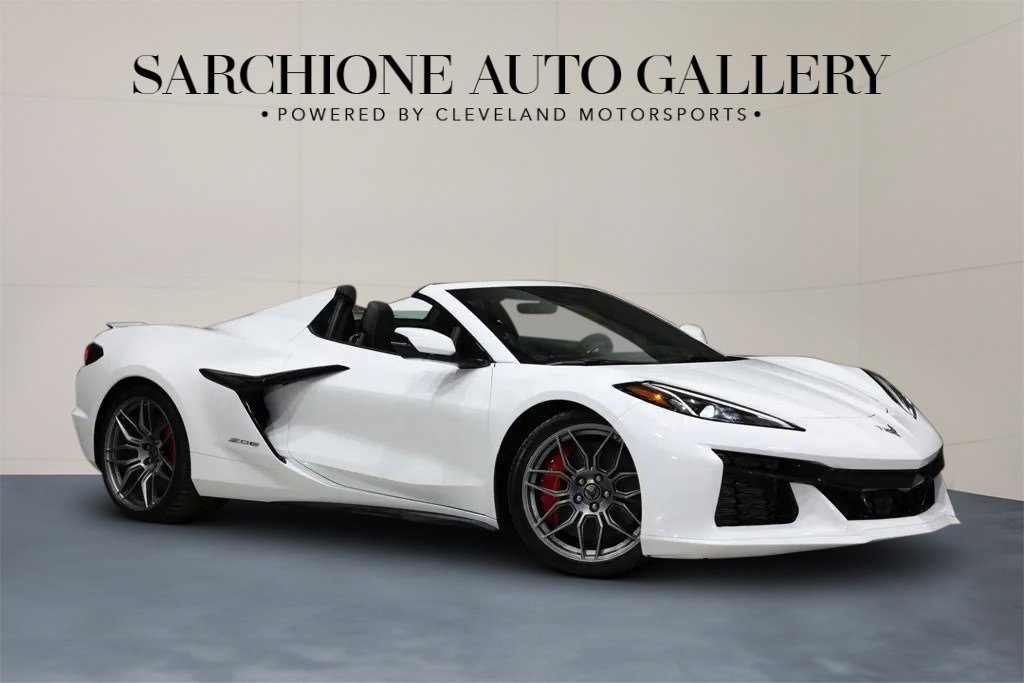 Used 2025 Chevrolet Corvette Z06 image 1