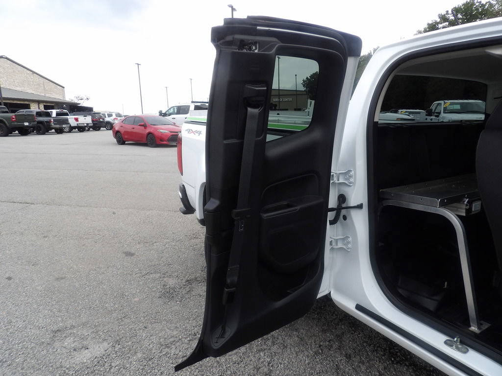 Used 2022 Chevrolet Colorado LT AWD/4WD image 29