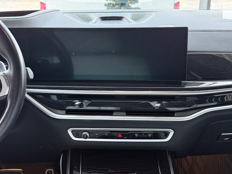 Used 2023 BMW X7 xDrive40i w/ Executive Package image 9