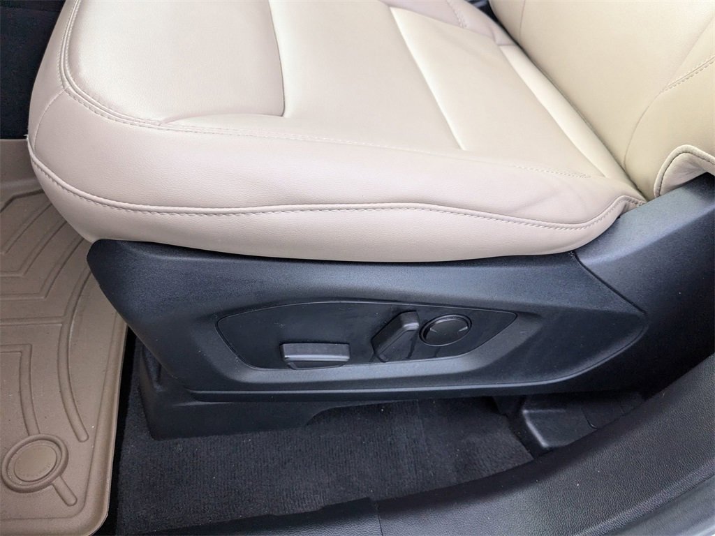 Used 2022 Ford Explorer XLT w/ Equipment Group 202A image 13