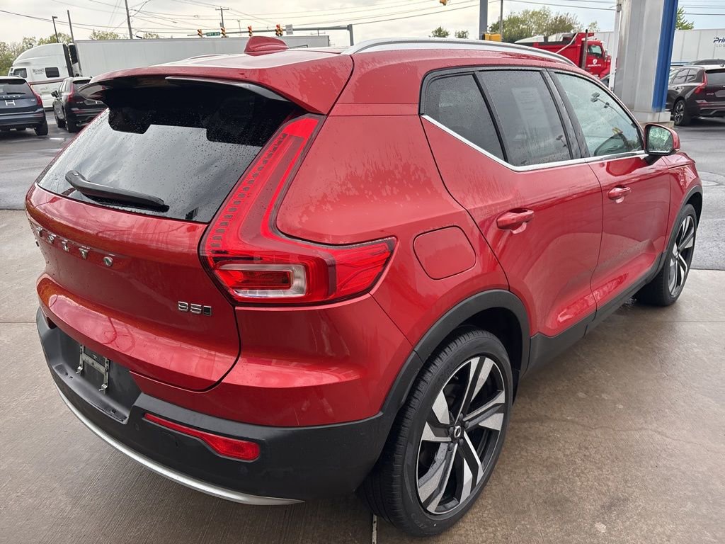 Used 2023 Volvo XC40 B5 Plus w/ Driver Assist Package AWD/4WD image 7