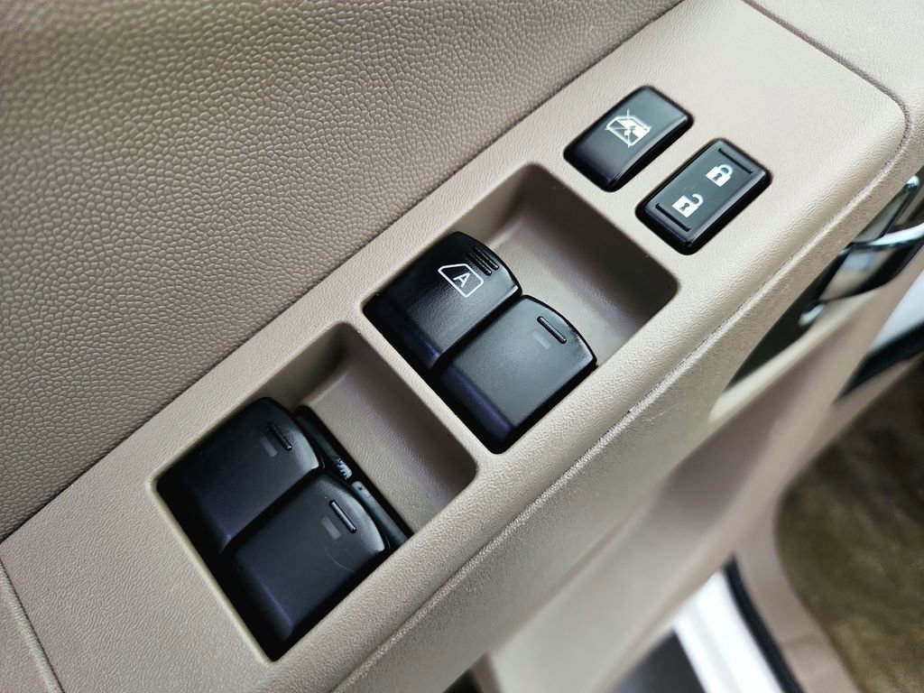 Used 2018 Nissan Frontier SV AWD/4WD image 18