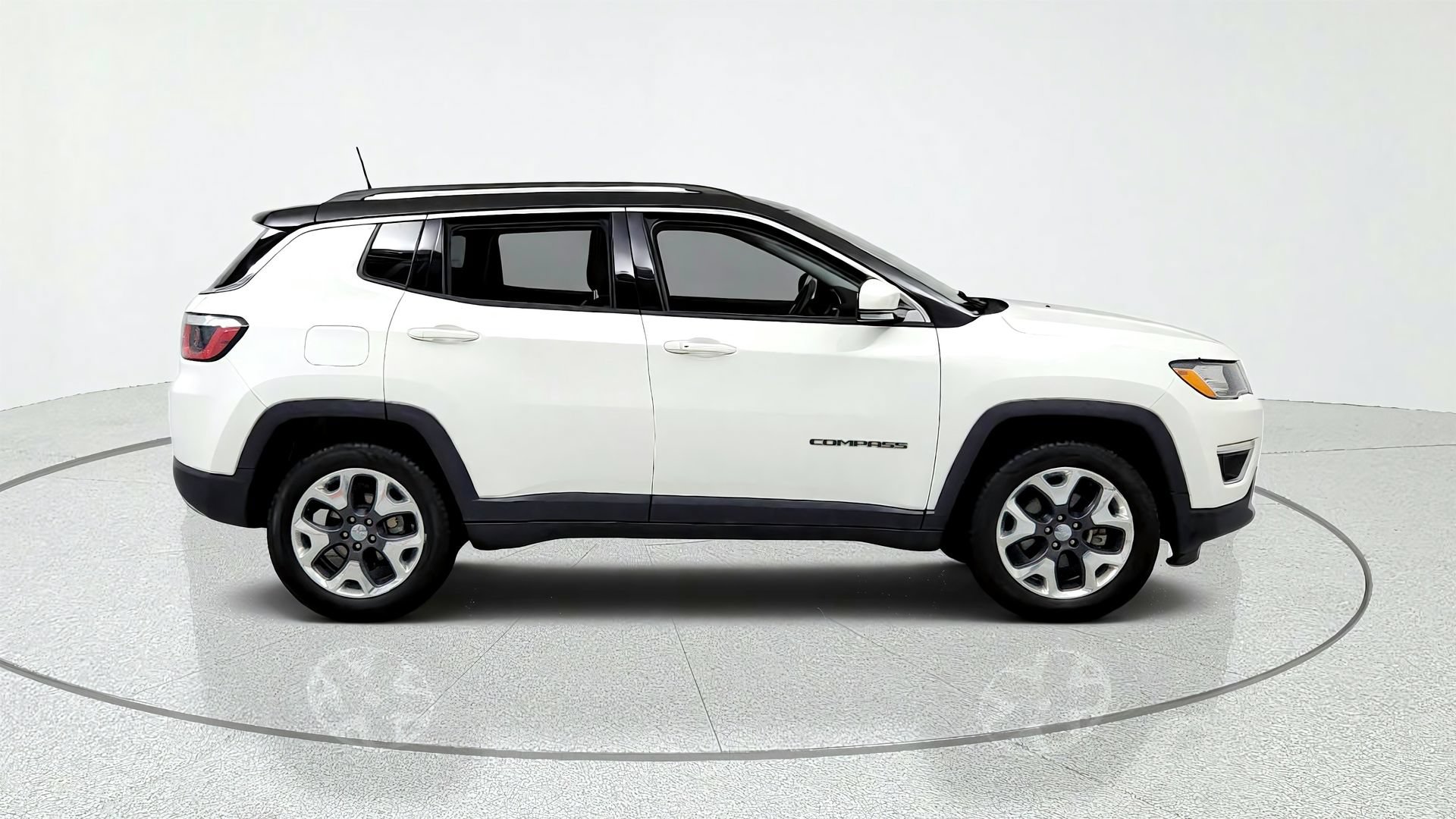 Used 2019 Jeep Compass Limited AWD/4WD image 6