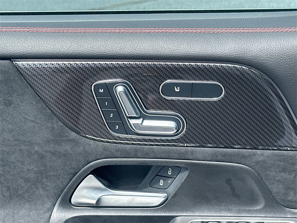 New 2026 Mercedes-Benz GLB 35 AMG 4MATIC image 12