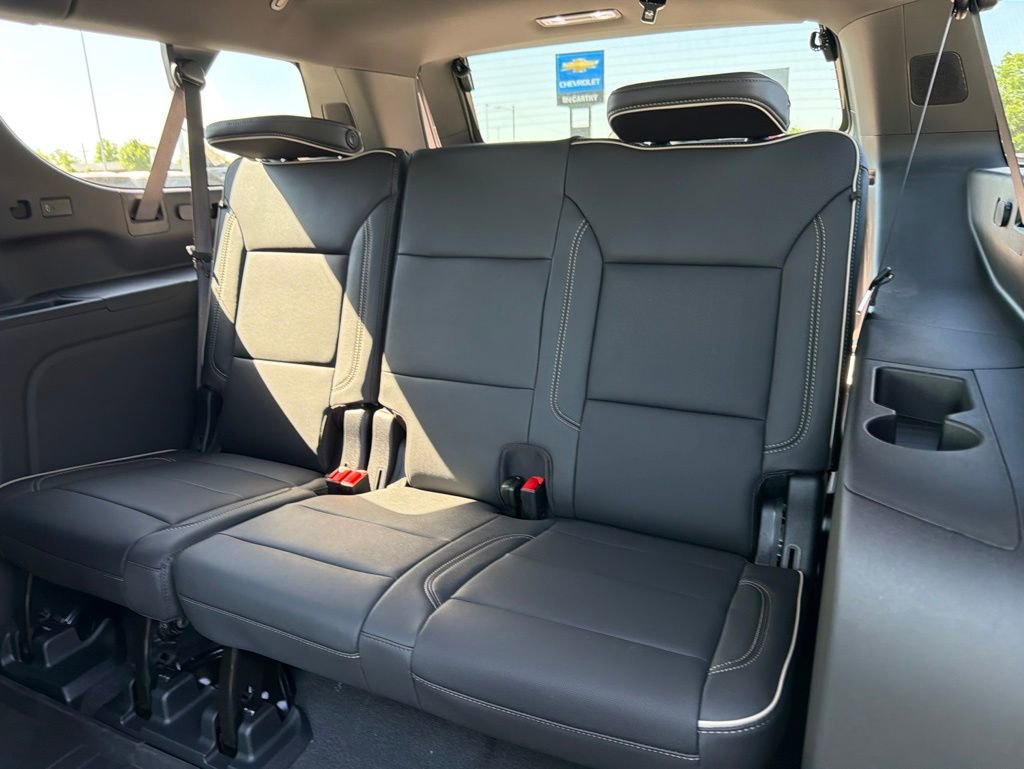 New 2026 Chevrolet Suburban Premier w/ Sun And Tow Package AWD/4WD image 16