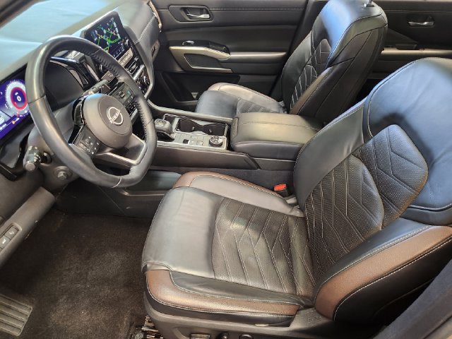 Certified 2023 Nissan Pathfinder Platinum AWD/4WD image 10