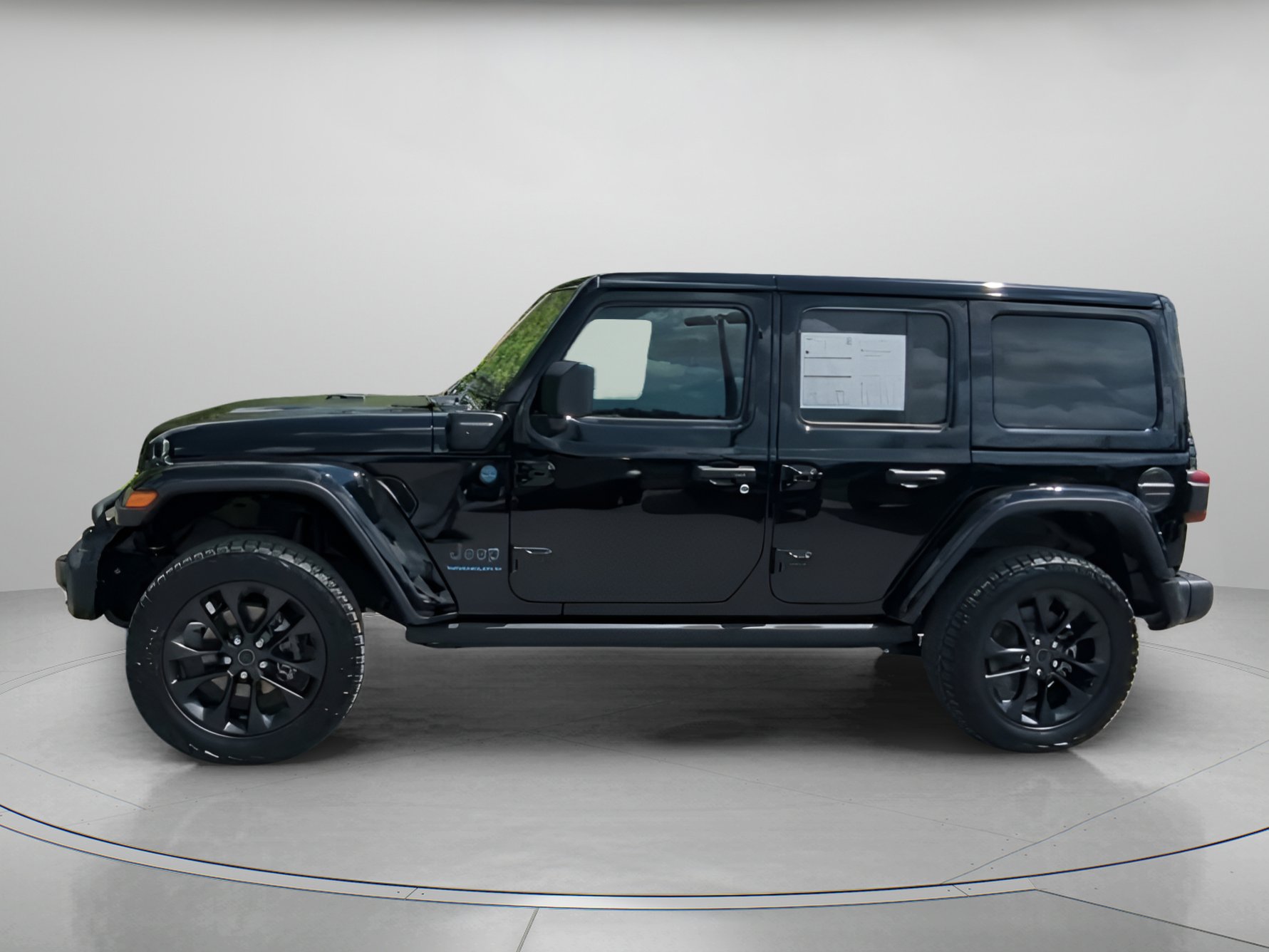 Used 2025 Jeep Wrangler Unlimited Sahara AWD/4WD image 16