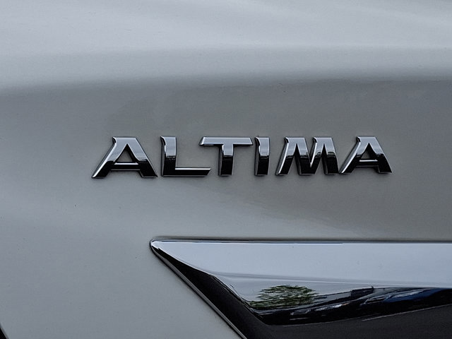 Used 2015 Nissan Altima 2.5 SL FWD image 30