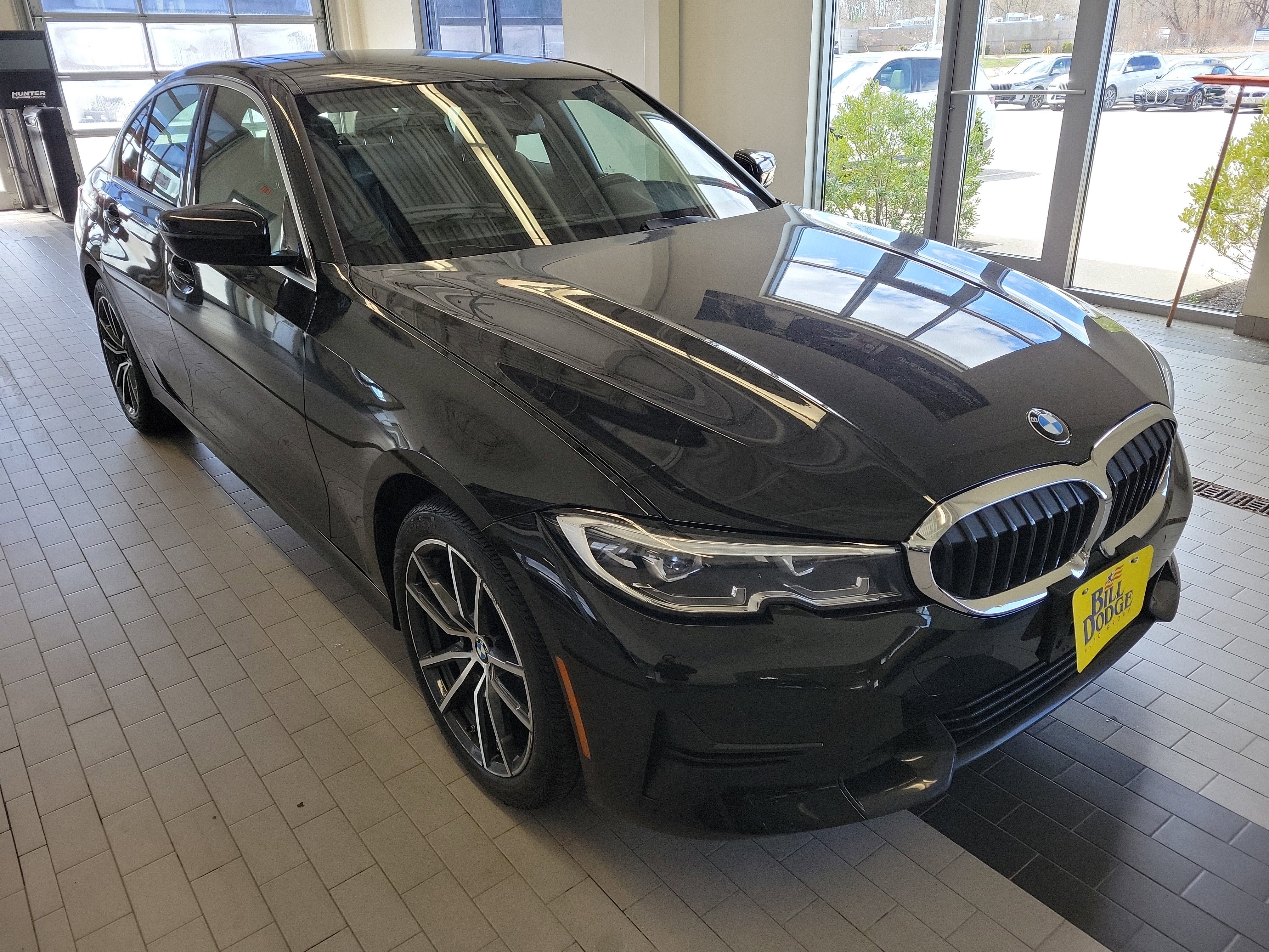 Used 2019 BMW 330i xDrive Sedan w/ Convenience Package image 3