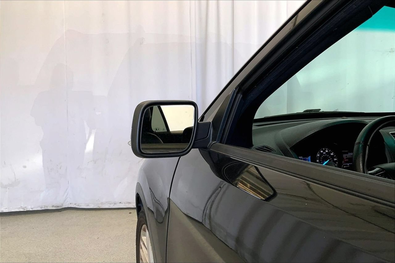 Used 2017 Ford Explorer XLT w/ Equipment Group 202A FWD image 10