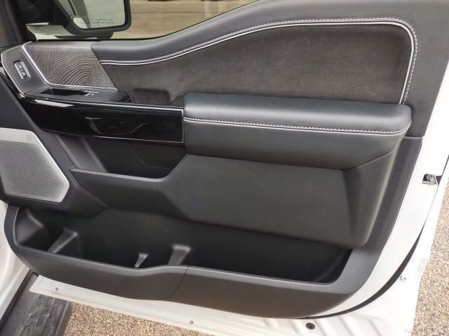 Used 2022 Ford F150 Lightning Platinum image 25