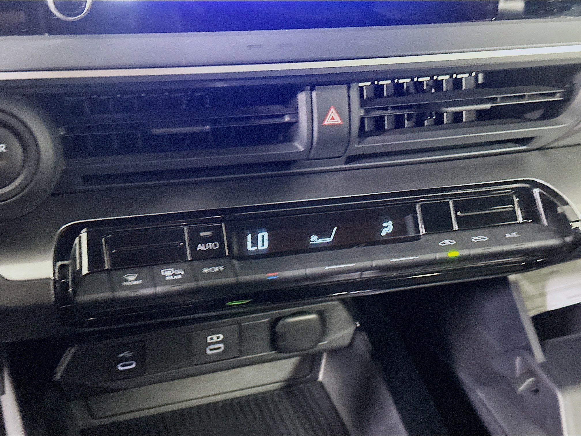 Used 2024 Toyota Prius LE image 24