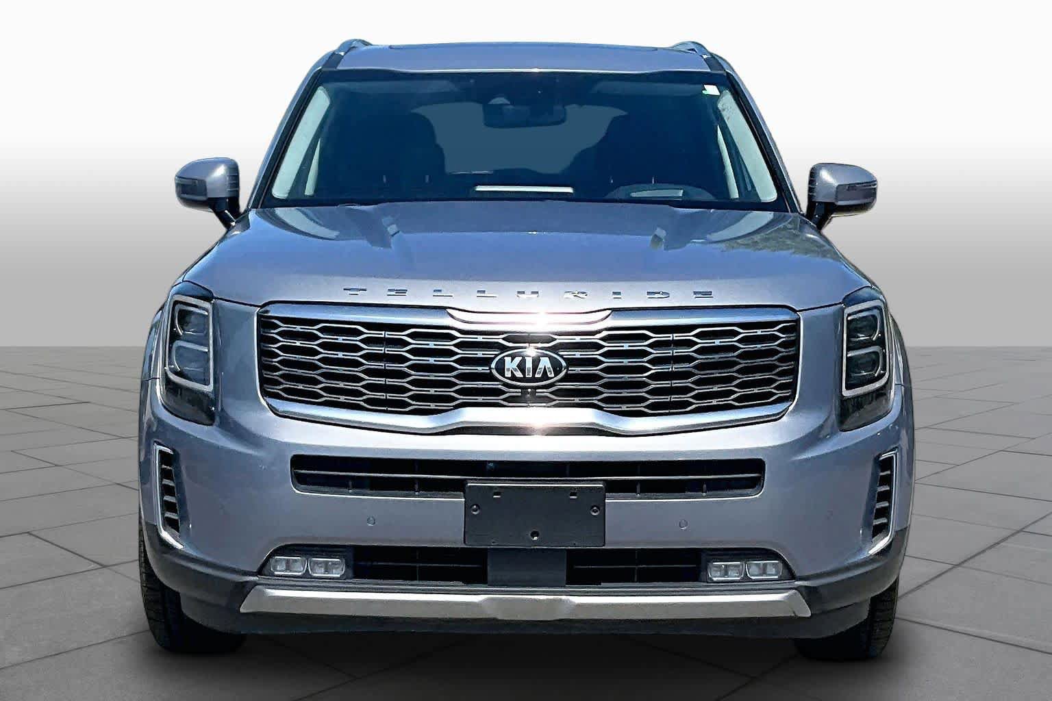 Used 2020 Kia Telluride SX w/ SX Prestige Package AWD/4WD image 3