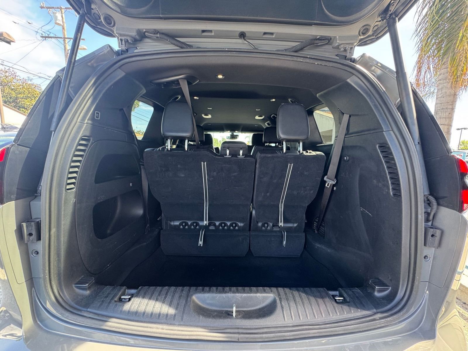 Used 2025 Chrysler Pacifica Select image 33