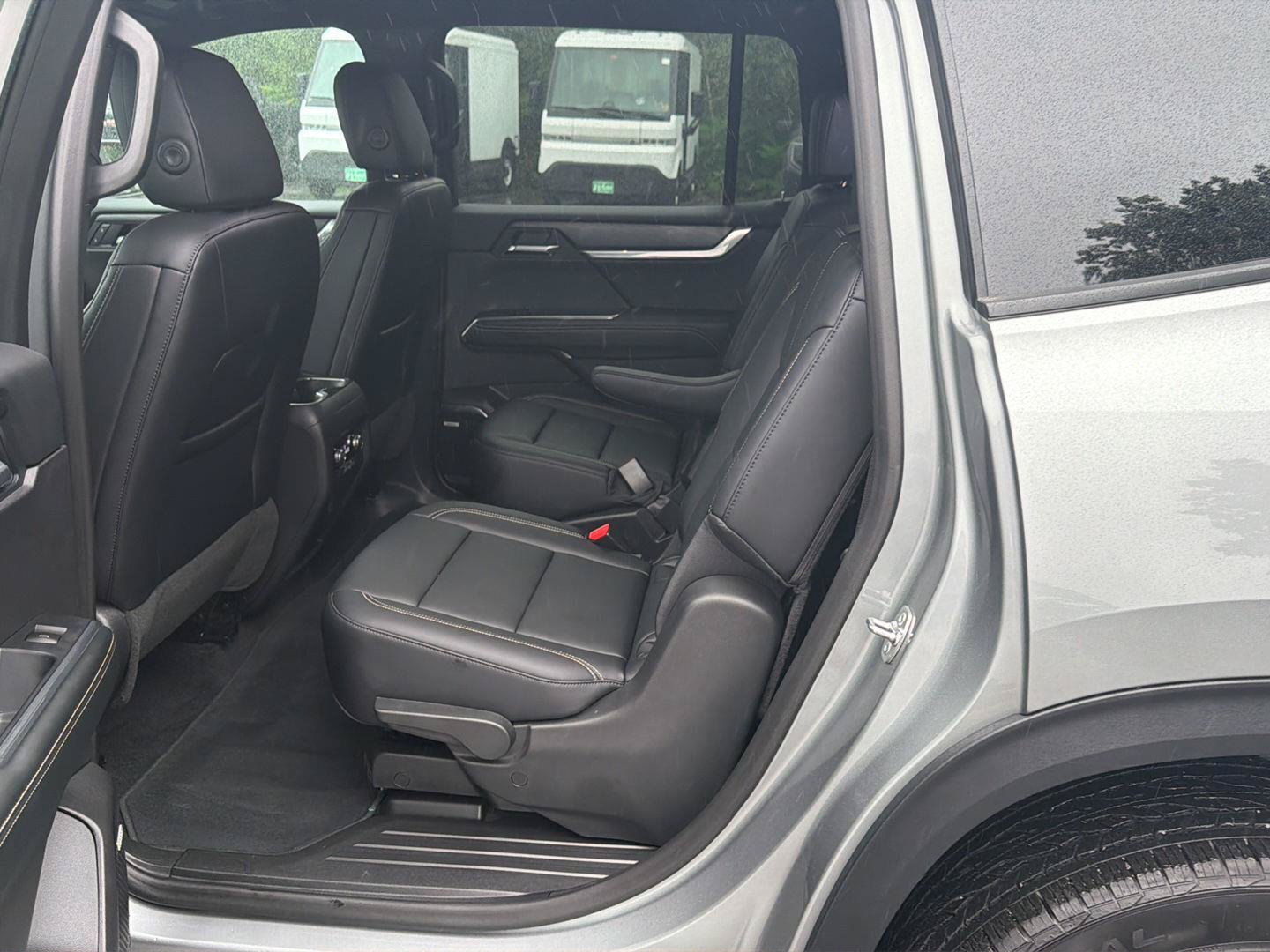 New 2026 GMC Acadia Elevation w/ Elevation Premium Package AWD/4WD image 11
