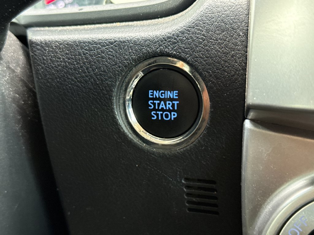 Used 2024 Toyota 4Runner SR5 AWD/4WD image 22