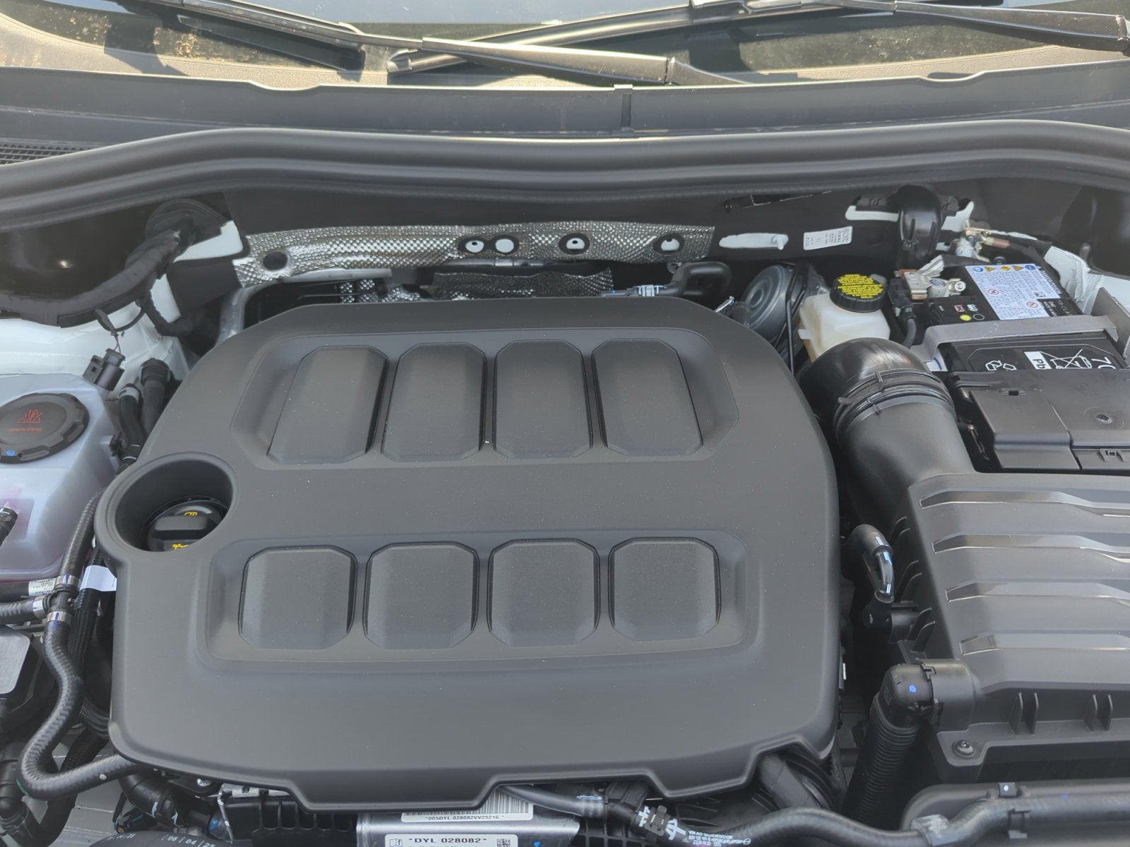 New 2025 Volkswagen Tiguan SE image 21