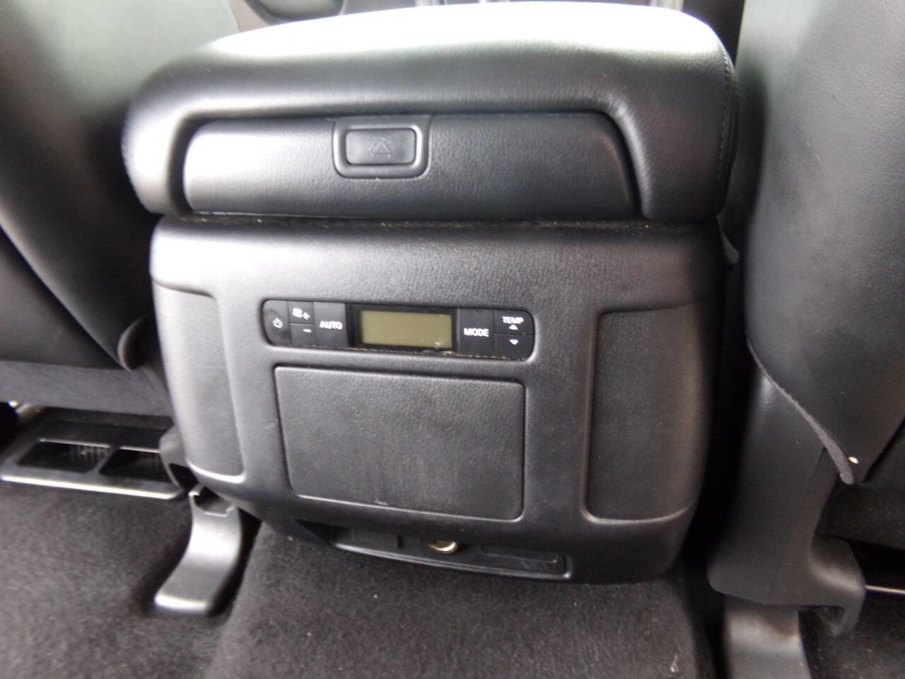 Used 2023 Nissan Armada SV image 37