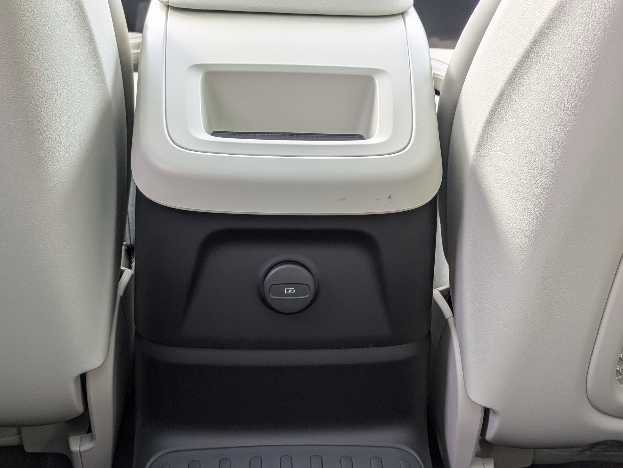 Used 2026 Volvo XC60 T8 Ultra image 24